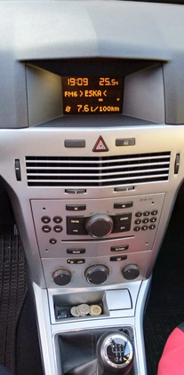 Opel Astra cena 16500 przebieg: 187000, rok produkcji 2009 z Sieradz małe 106
